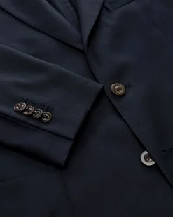 Anzug aus Schurwolle und Seide