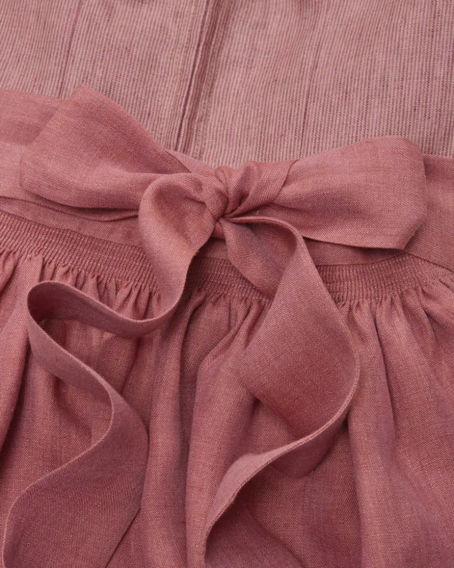 Bette Leinendirndl lang mit Sylvia Schürze