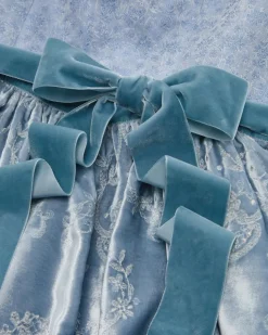 Blauer Engel Midi-Dirndl mit Seidensamt-Schürze
