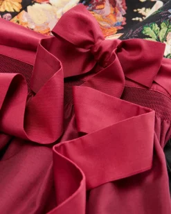 Dirndl lang mit Schürze