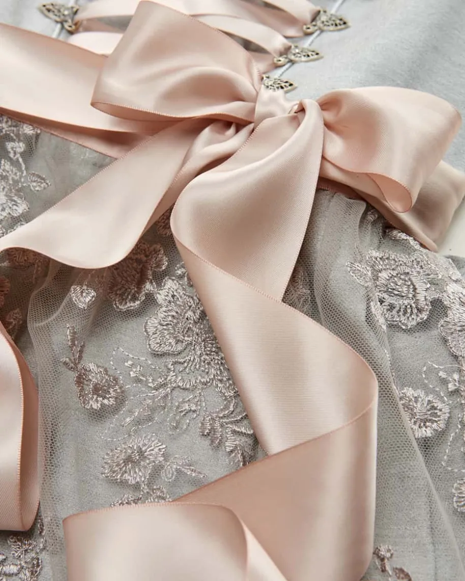 Dirndl lang mit Spitzenschürze