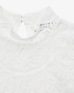 Dirndlbluse Semi-Transparent