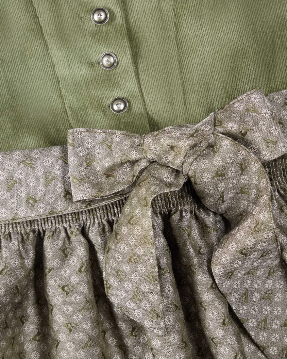 Emma Dirndl mit Schürze