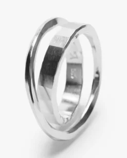 Flat Crossed Ring