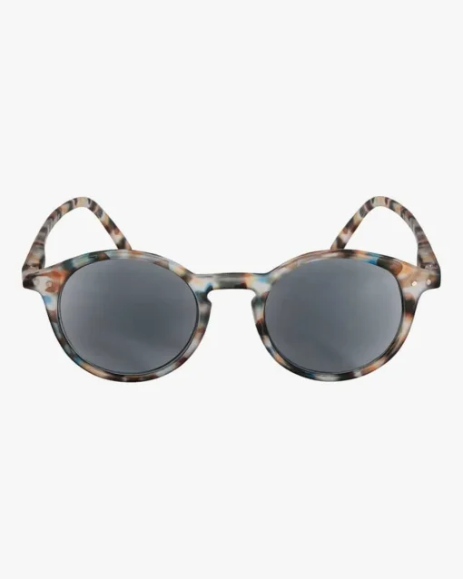 Lesebrille mit verdunkelten Gläsern
