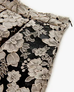 Luna Flower Rock