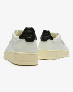 Medalist Low Sneaker