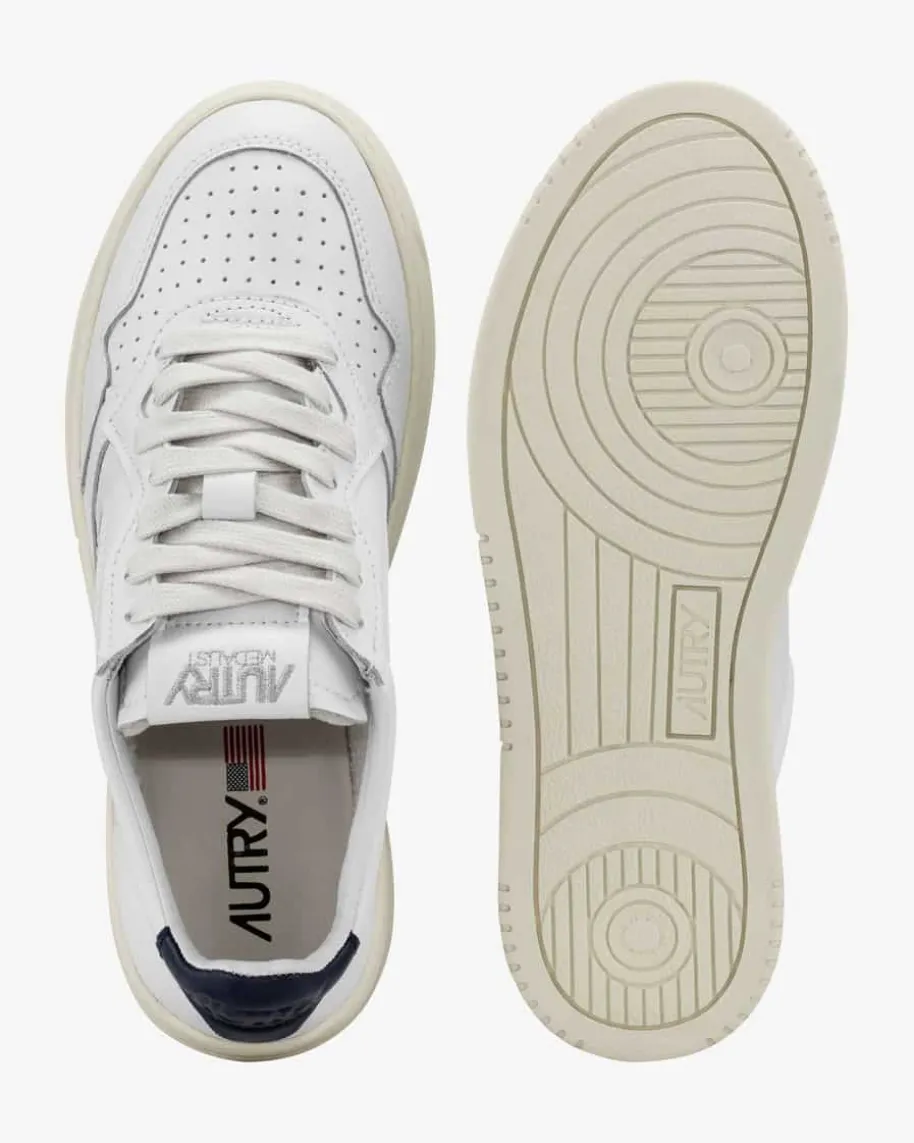 Medalist Low Sneaker