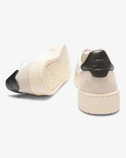 Medalist Low Sneaker