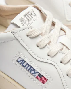 Medalist Low Sneaker