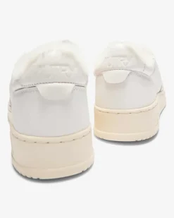 Medalist Low Sneaker