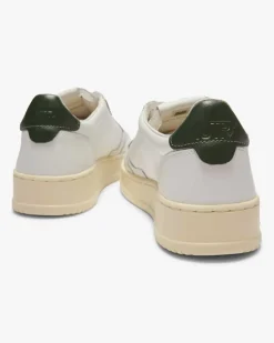 Medalist Low Sneaker