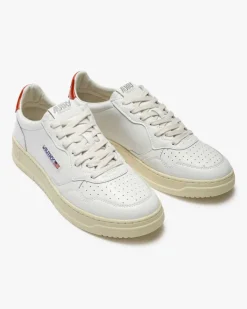 Medalist Low Top Sneaker