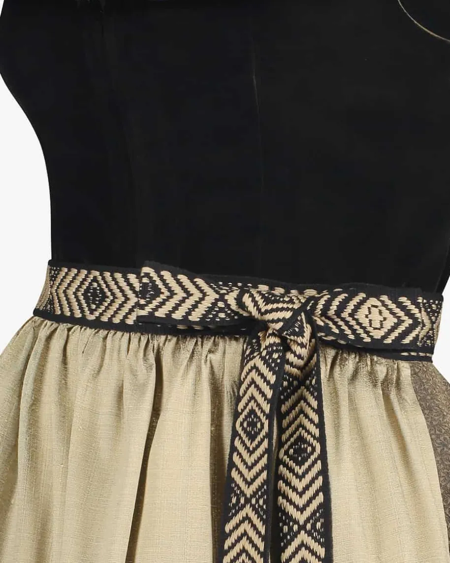 Midi-Dirndl mit Seidenschürze