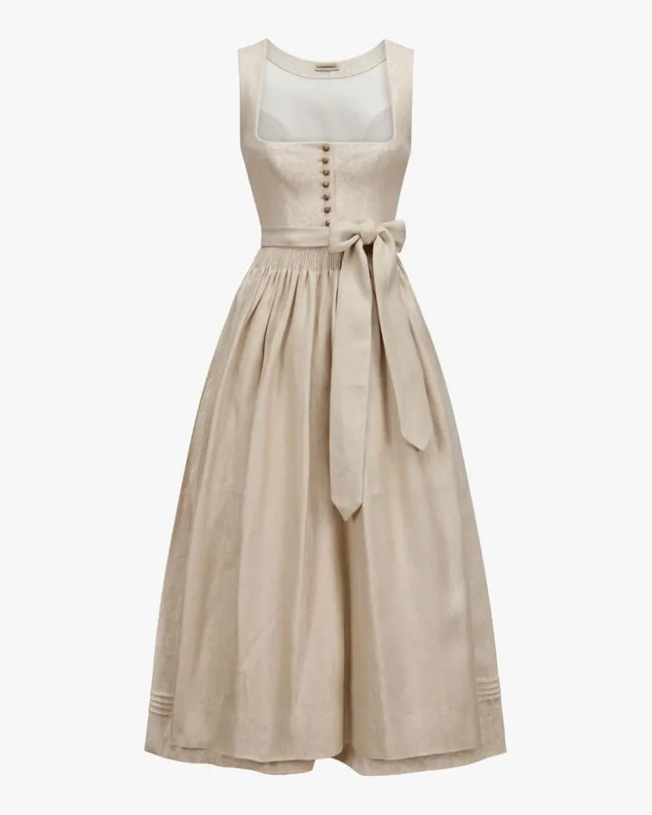 Monika Dirndl lang mit Leinenschürze