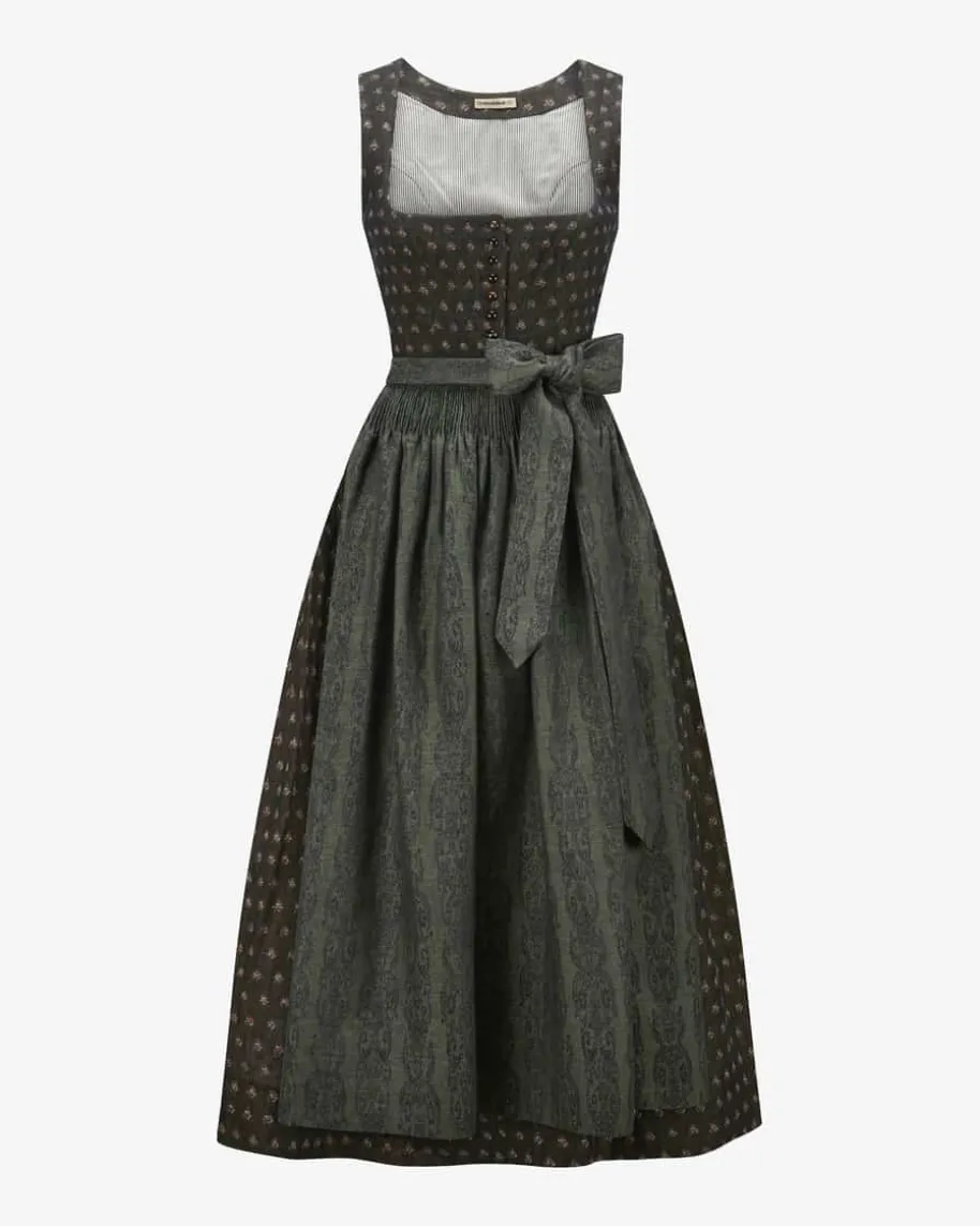 Monika Dirndl lang mit Leinen-Schürze
