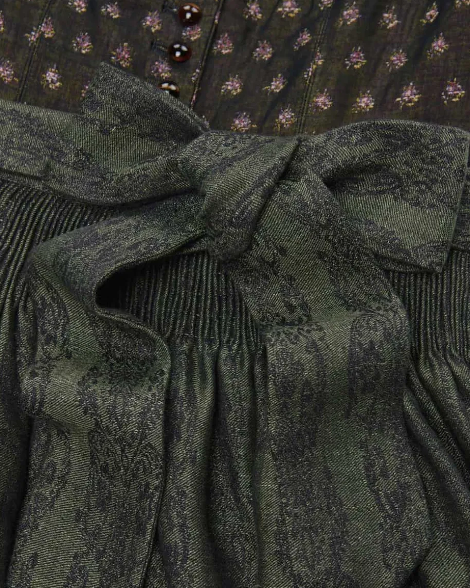 Monika Dirndl lang mit Leinen-Schürze