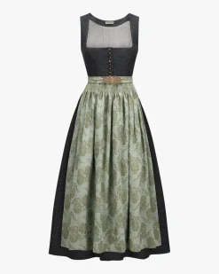 Monika Dirndl lang mit Schürze