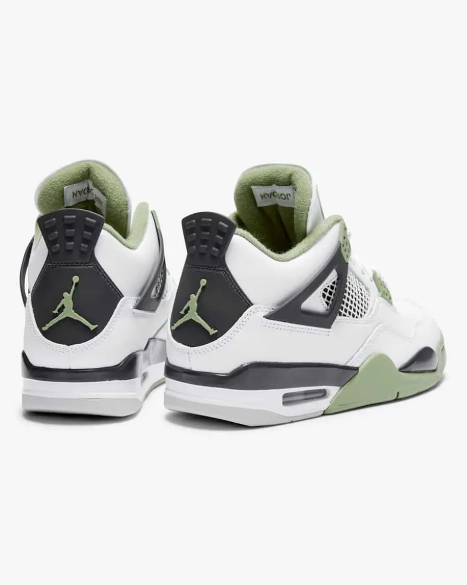 Nike Air Jordan 4 Retro Sneaker
