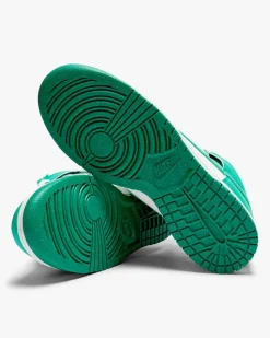 Nike Dunk High Retro SE Sneaker