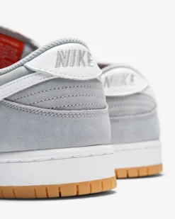 Nike Dunk SB Low Pro Iso Sneaker