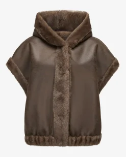 Olena Wende-Kunstfellweste