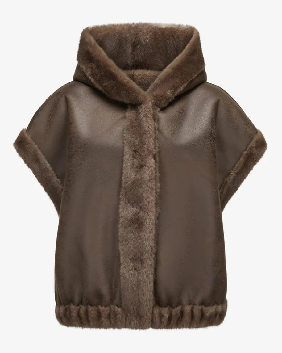 Olena Wende-Kunstfellweste