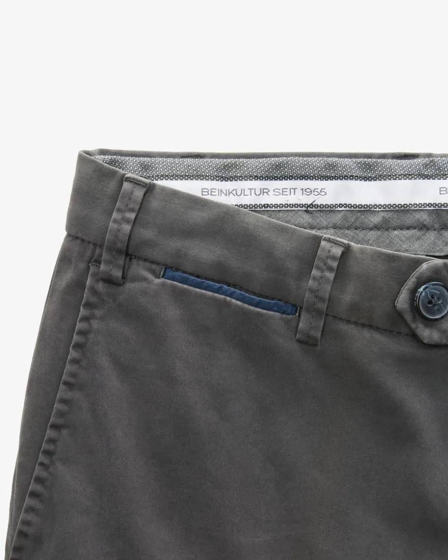 Peaker Chino Contemporary Fit