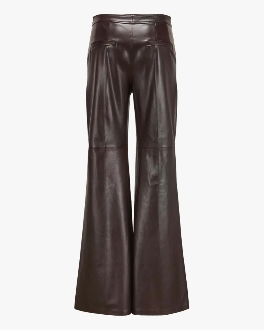 Sleek Statement Lederhose