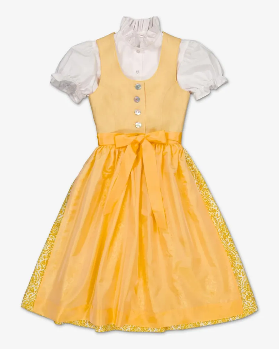 Susanne Dirndl mit Bluse und Schürze