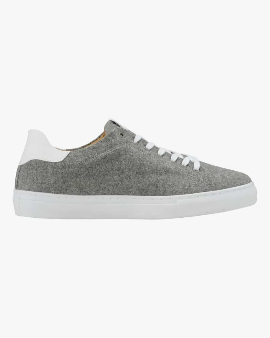 Trachten-Sneaker