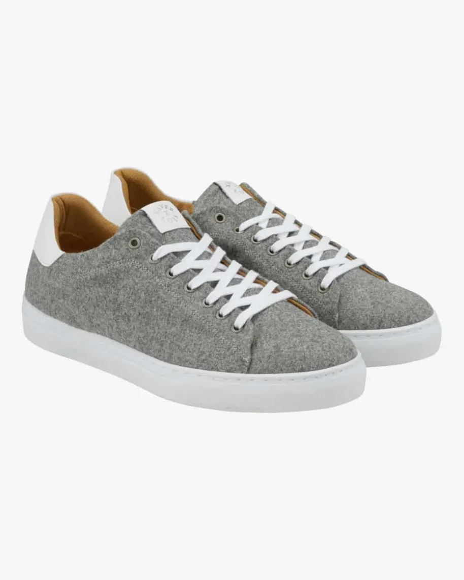 Trachten-Sneaker