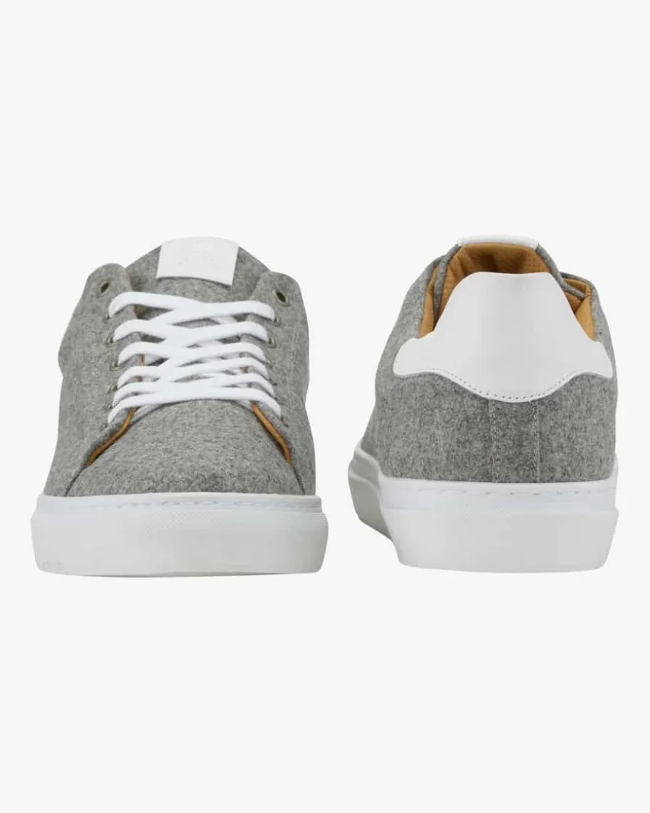 Trachten-Sneaker