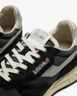 Whirlwind Low Sneaker