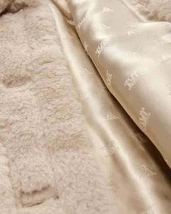 Woll-Cape