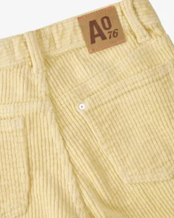 Zina Cordhose